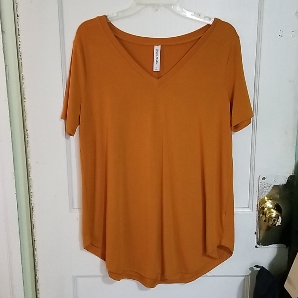 Mustard yellow v-neck shirt